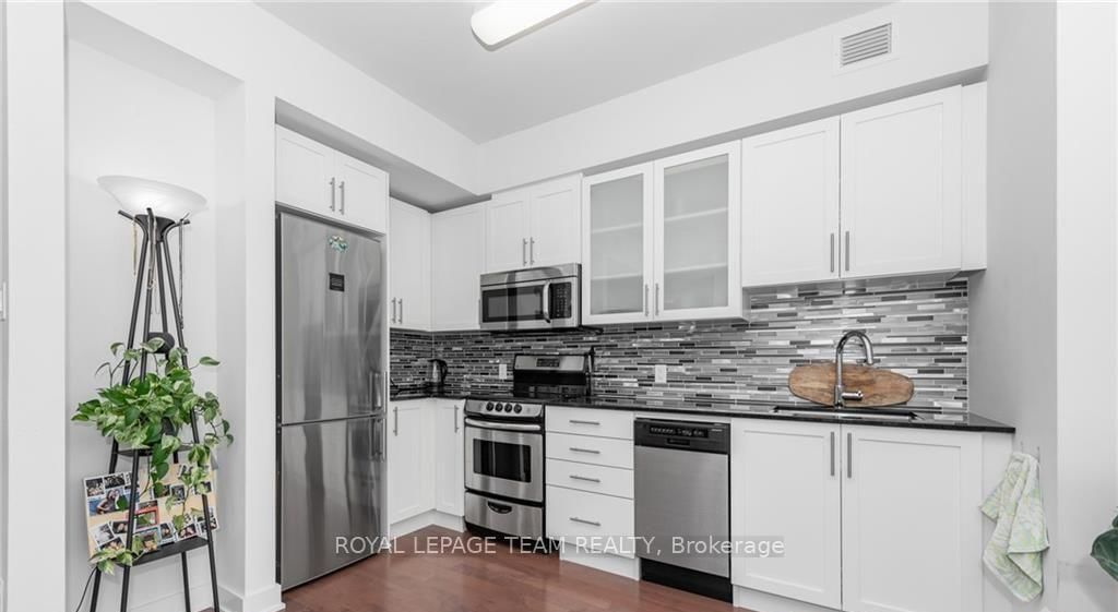 40 Nepean Street, Unit 2502 - Photo 10