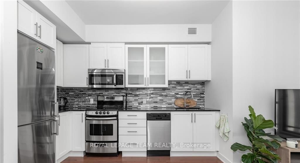 40 Nepean Street, Unit 2502 - Photo 11