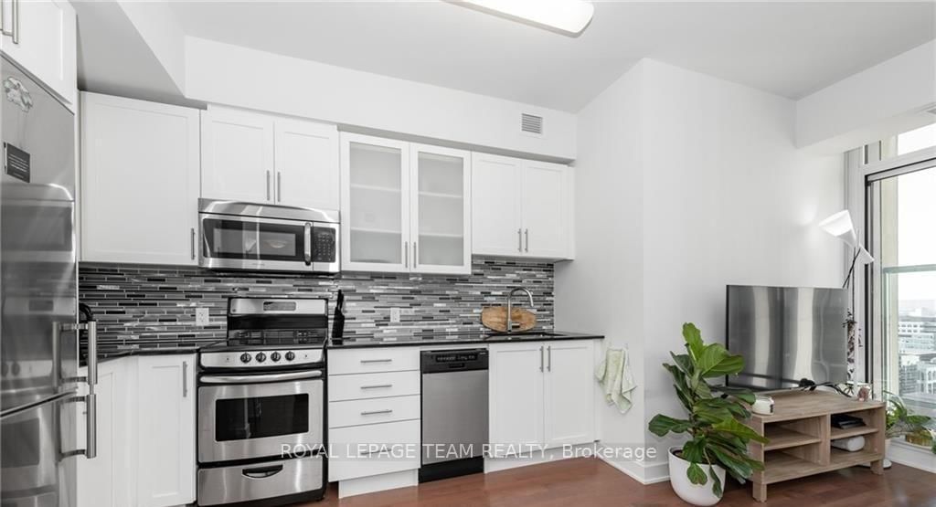 40 Nepean Street, Unit 2502 - Photo 12