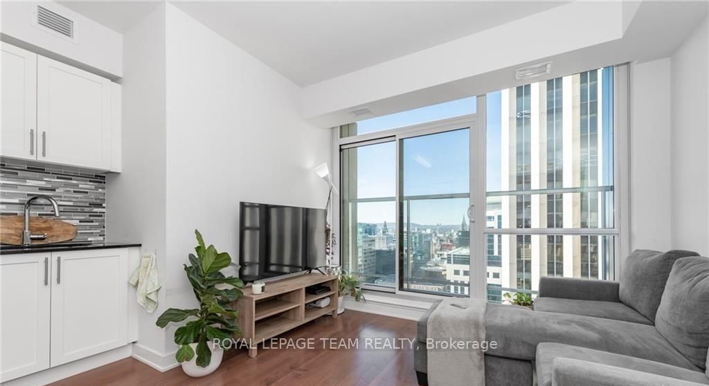 40 Nepean Street, Unit 2502 - Photo 14