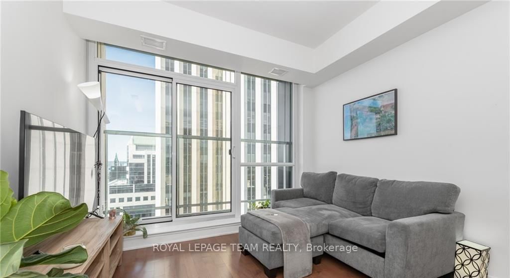 40 Nepean Street, Unit 2502 - Photo 15