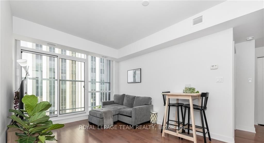 40 Nepean Street, Unit 2502 - Photo 9