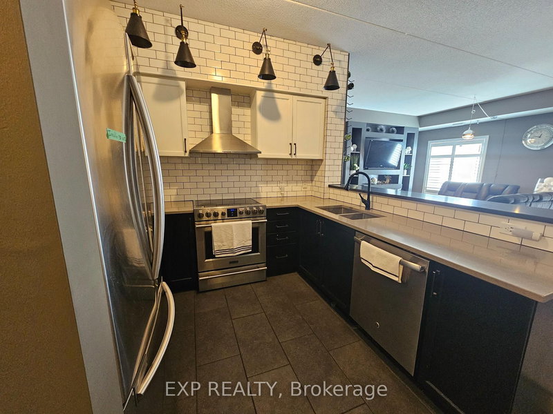 102 - 308 Watson Pkwy N, Guelph, N1E 0G7 | Image 3