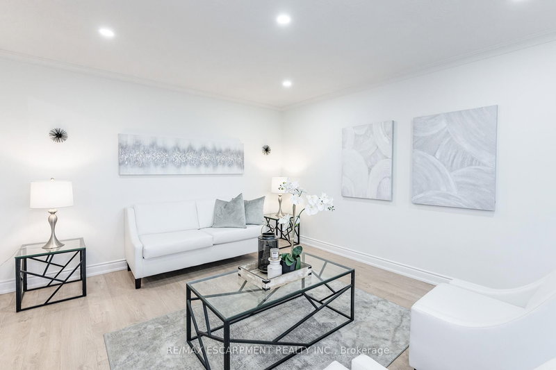 MAIN - 3045 Portage Rd, Niagara Falls, L2J 2J8 | Image 3