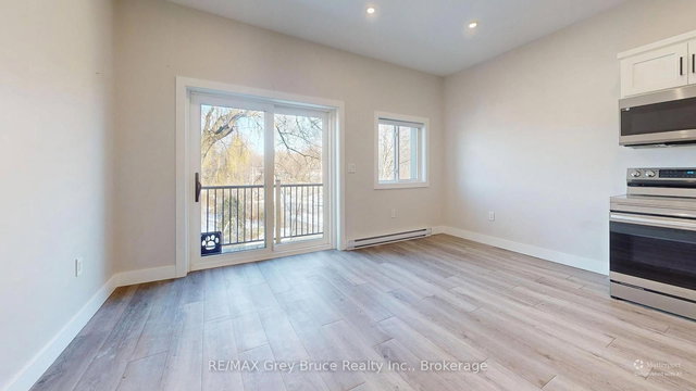 Unit 9 - 39 1st Avenue S