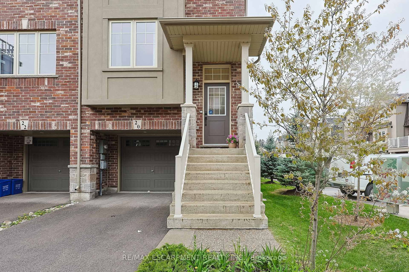 Townhouse for sale at 20 Barley Lane, Hamilton, Ontario, L9K 0K1 - Meadowlands - MLS: X12854722