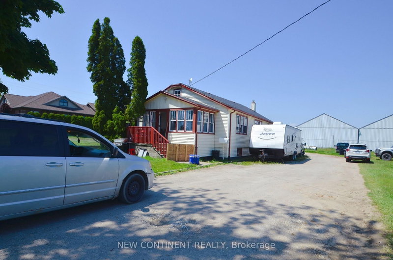 325 Talbot Street W, Leamington