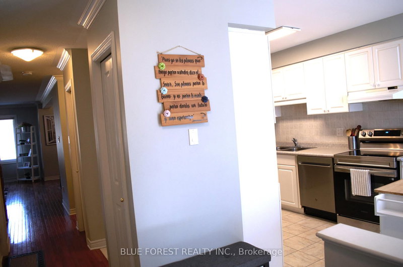 3 - 410 Ambleside Dr, London North, N6G 4Y3 | Image 3