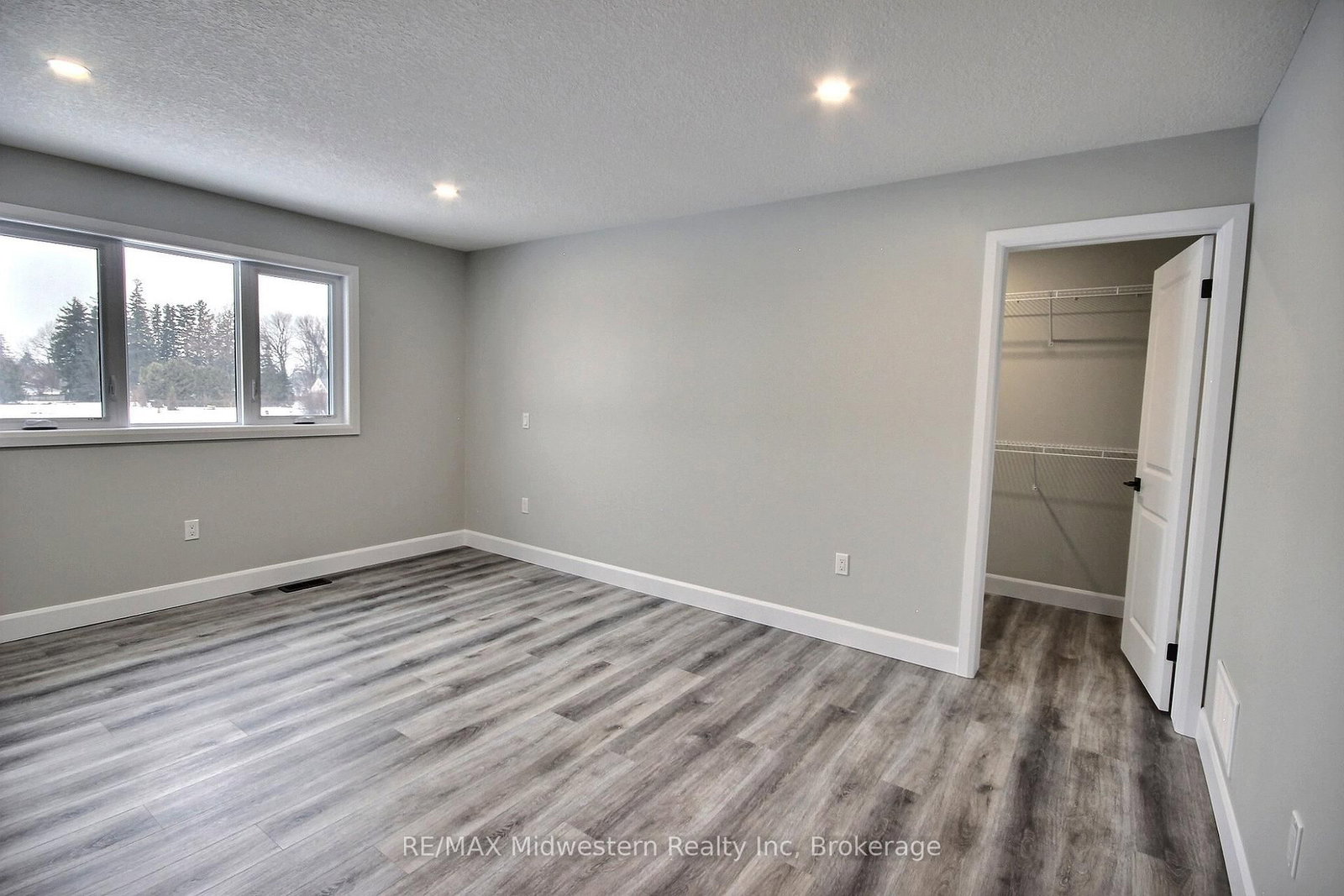 Semi-Detached House for sale at 16 Roberts Street, Huron East, Ontario, N0G 1B0 - Seaforth - MLS: X12855106