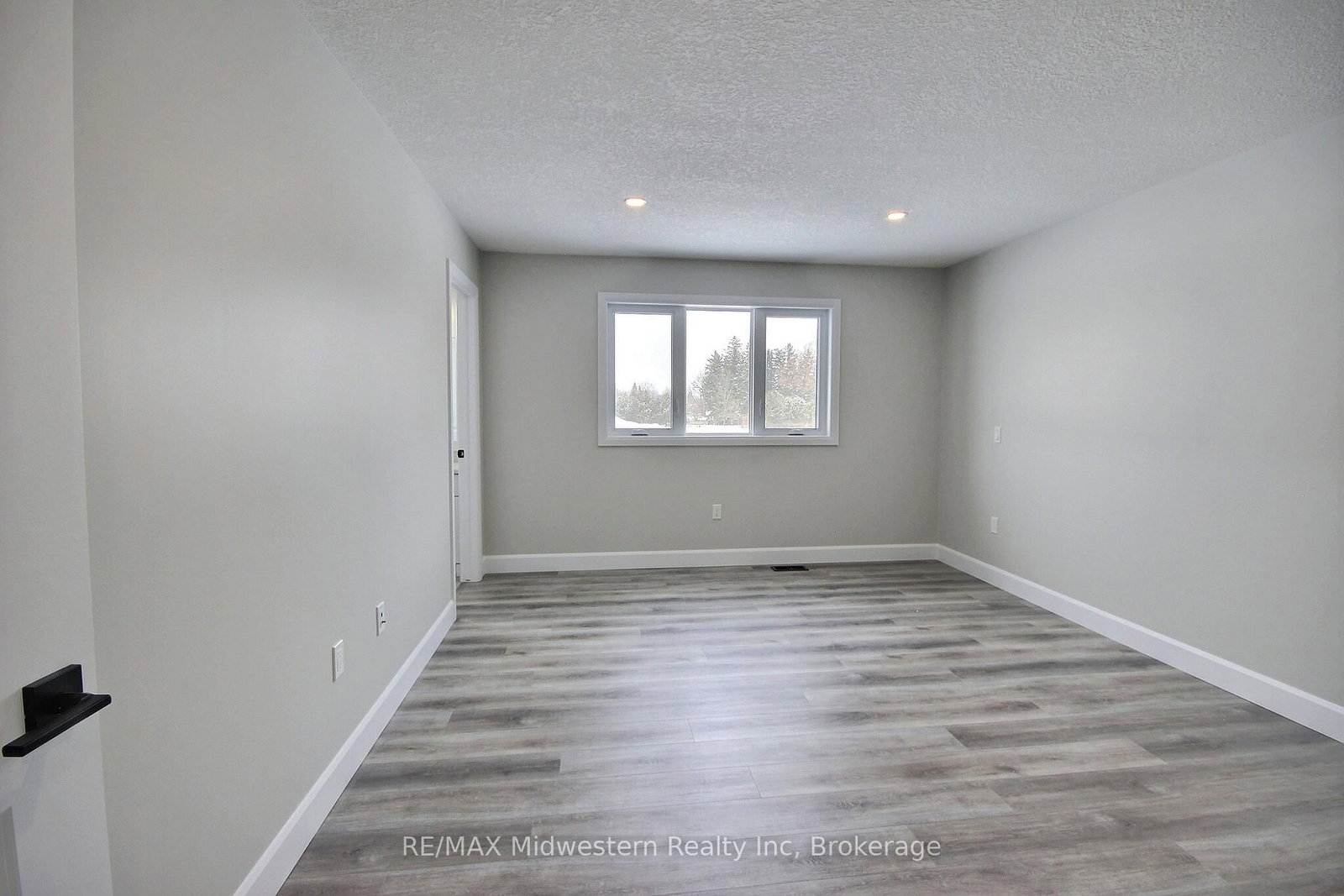 Semi-Detached House for sale at 14 Roberts Street, Huron East, Ontario, N0G 1B0 - Seaforth - MLS: X12855152