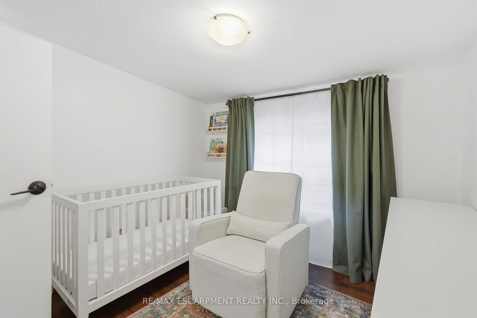 Detached House for sale at 44 Whitfield Avenue, Hamilton, Ontario, L8L 4B6 - Industrial Sector - MLS: X12855198