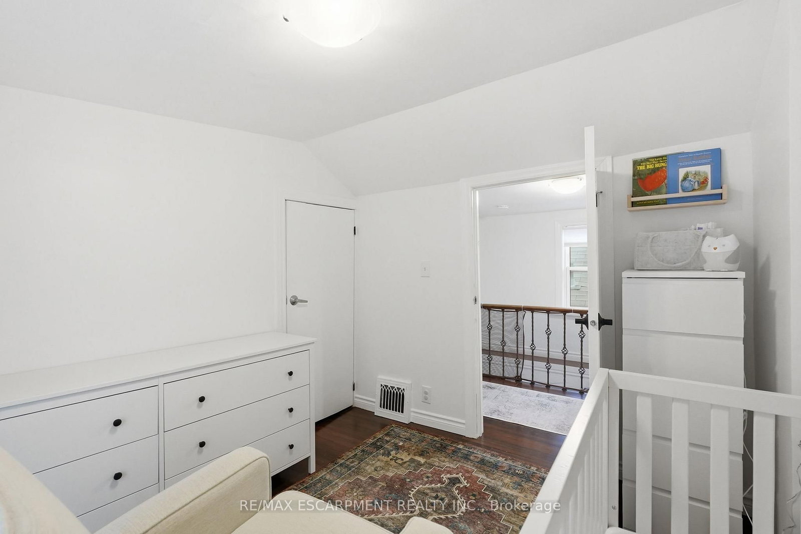 Detached House for sale at 44 Whitfield Avenue, Hamilton, Ontario, L8L 4B6 - Industrial Sector - MLS: X12855198