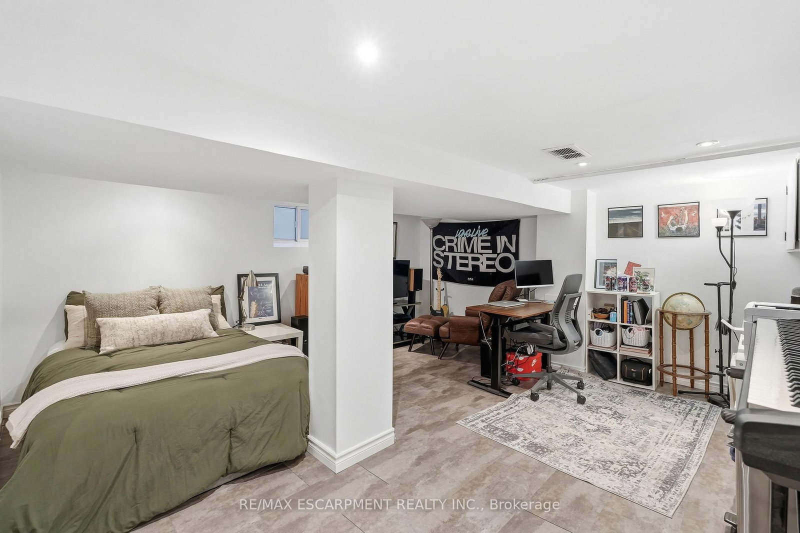 Detached House for sale at 44 Whitfield Avenue, Hamilton, Ontario, L8L 4B6 - Industrial Sector - MLS: X12855198