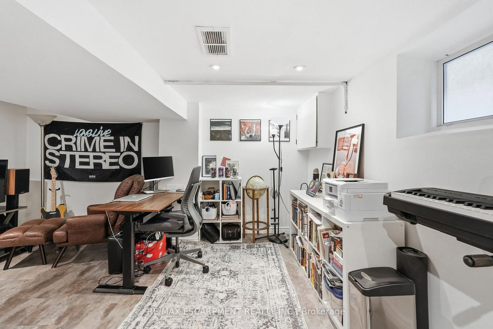 Detached House for sale at 44 Whitfield Avenue, Hamilton, Ontario, L8L 4B6 - Industrial Sector - MLS: X12855198