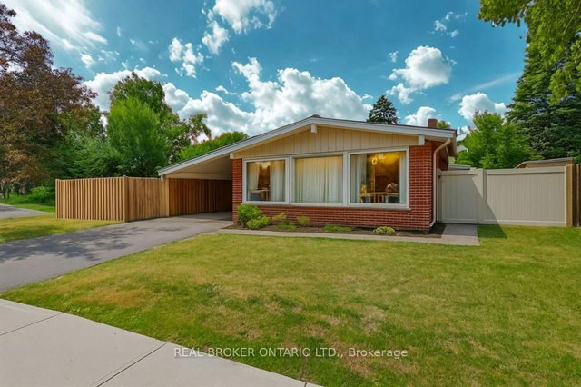 2 - 2061 Featherston Drive