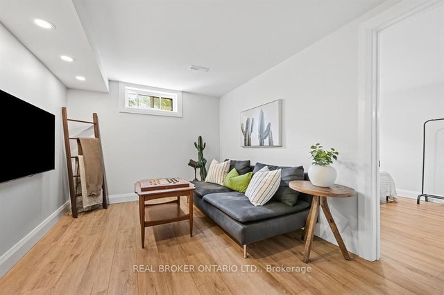 2 - 2061 Featherston Drive