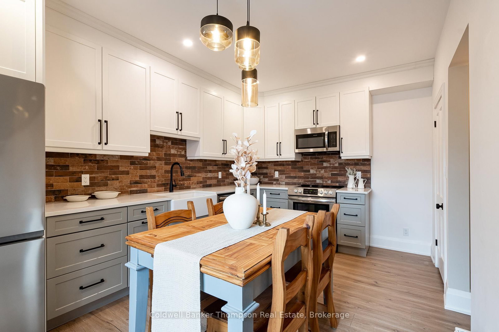 Listing Image 9