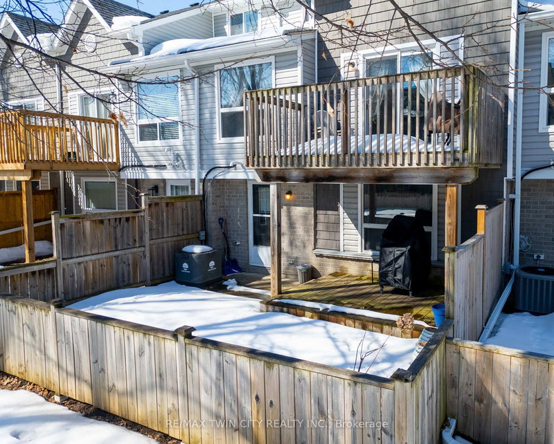 23 - 54 Green Valley Dr, Kitchener, N2P 1Z9 | Image 2