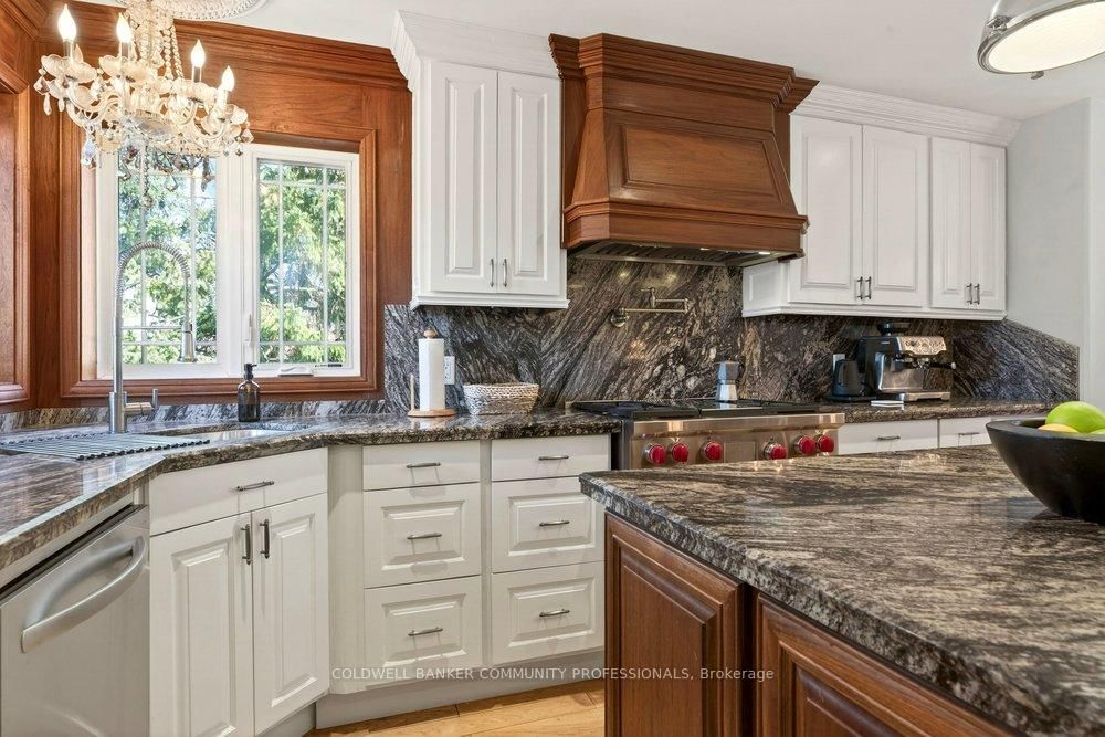 Detached House for sale at 389 Clarendon Drive, Hamilton, Ontario, L9G 2Z1 - Ancaster - MLS: X12855526