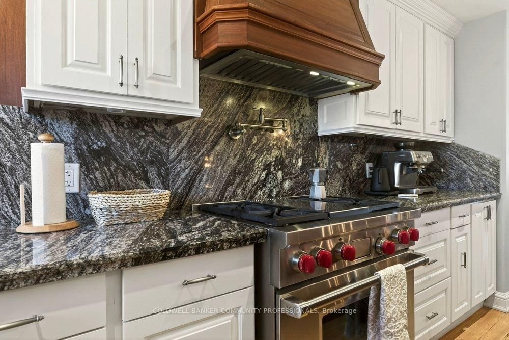 Detached House for sale at 389 Clarendon Drive, Hamilton, Ontario, L9G 2Z1 - Ancaster - MLS: X12855526