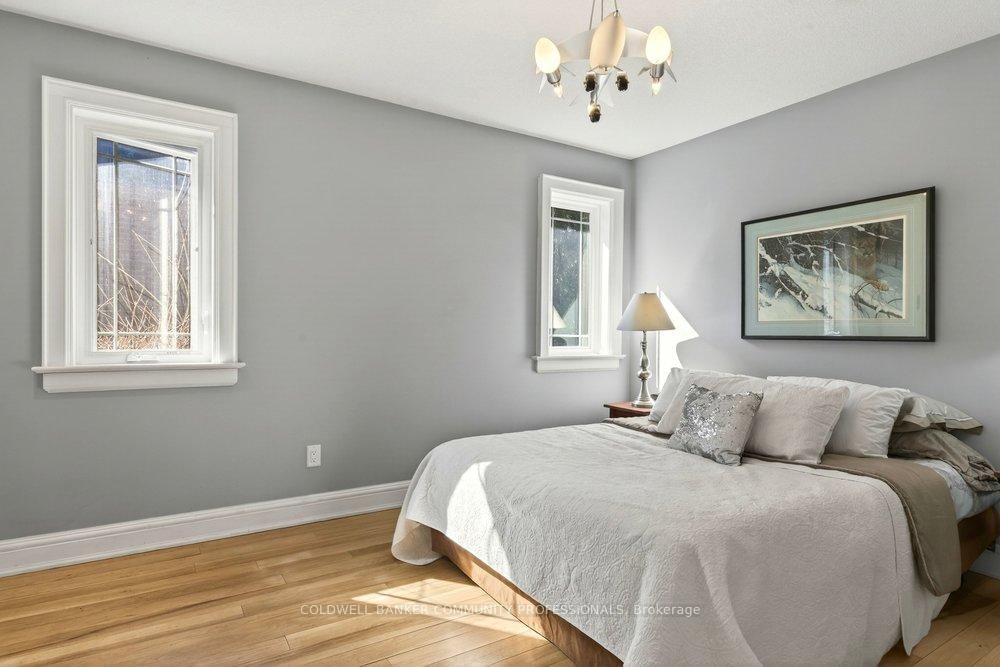 Detached House for sale at 389 Clarendon Drive, Hamilton, Ontario, L9G 2Z1 - Ancaster - MLS: X12855526