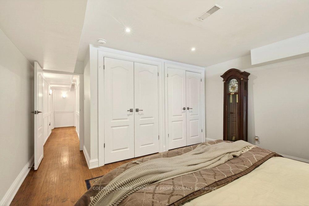 Detached House for sale at 389 Clarendon Drive, Hamilton, Ontario, L9G 2Z1 - Ancaster - MLS: X12855526