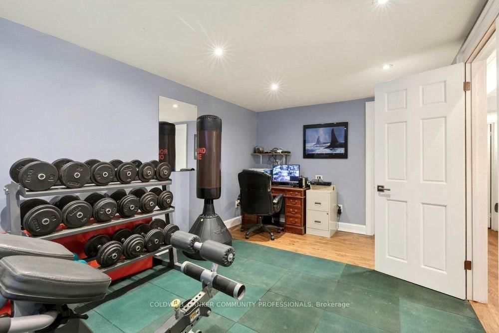 Detached House for sale at 389 Clarendon Drive, Hamilton, Ontario, L9G 2Z1 - Ancaster - MLS: X12855526