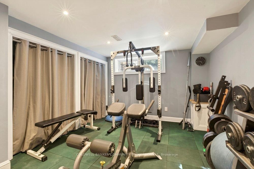 Detached House for sale at 389 Clarendon Drive, Hamilton, Ontario, L9G 2Z1 - Ancaster - MLS: X12855526