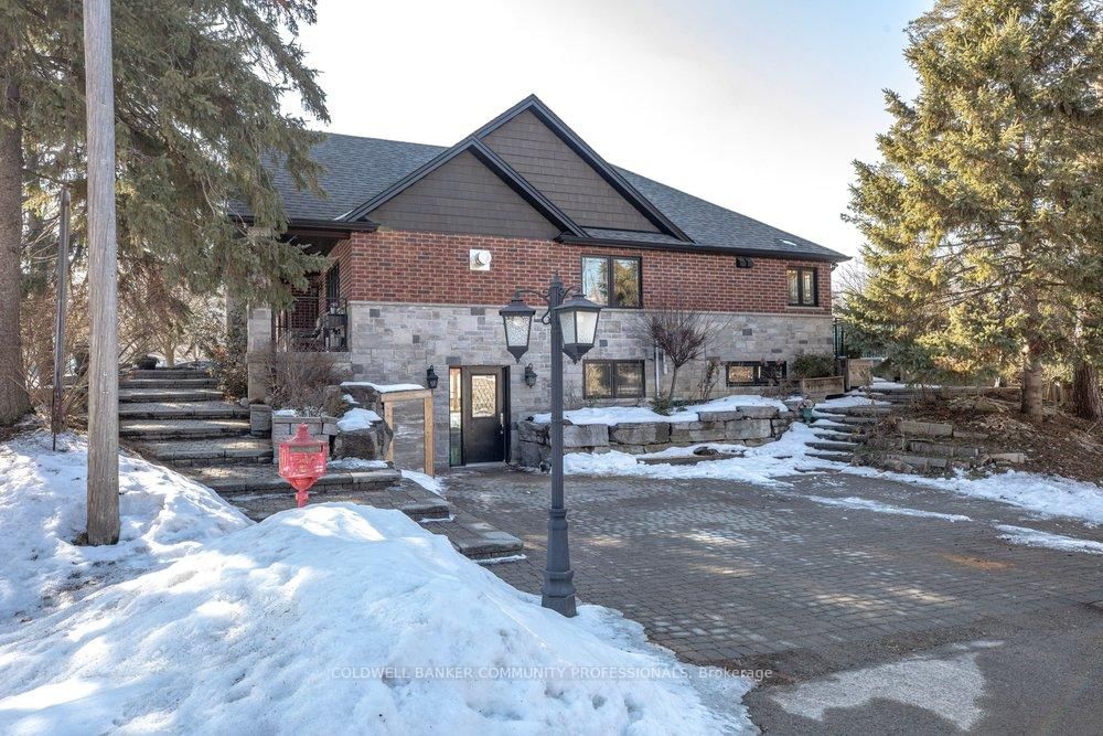 Detached House for sale at 389 Clarendon Drive, Hamilton, Ontario, L9G 2Z1 - Ancaster - MLS: X12855526