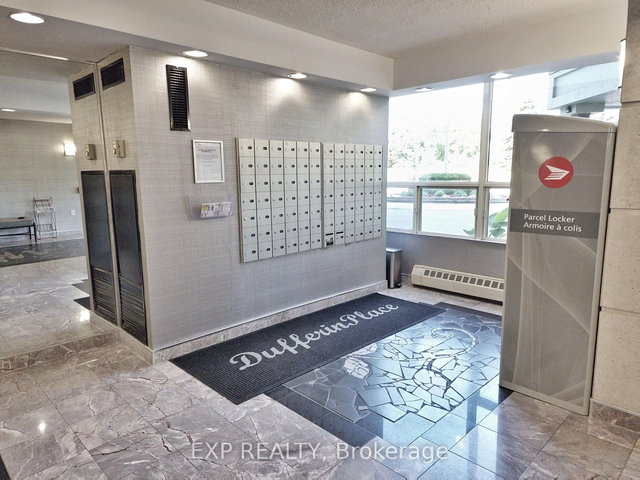 410 - 5100 Dorchester Road