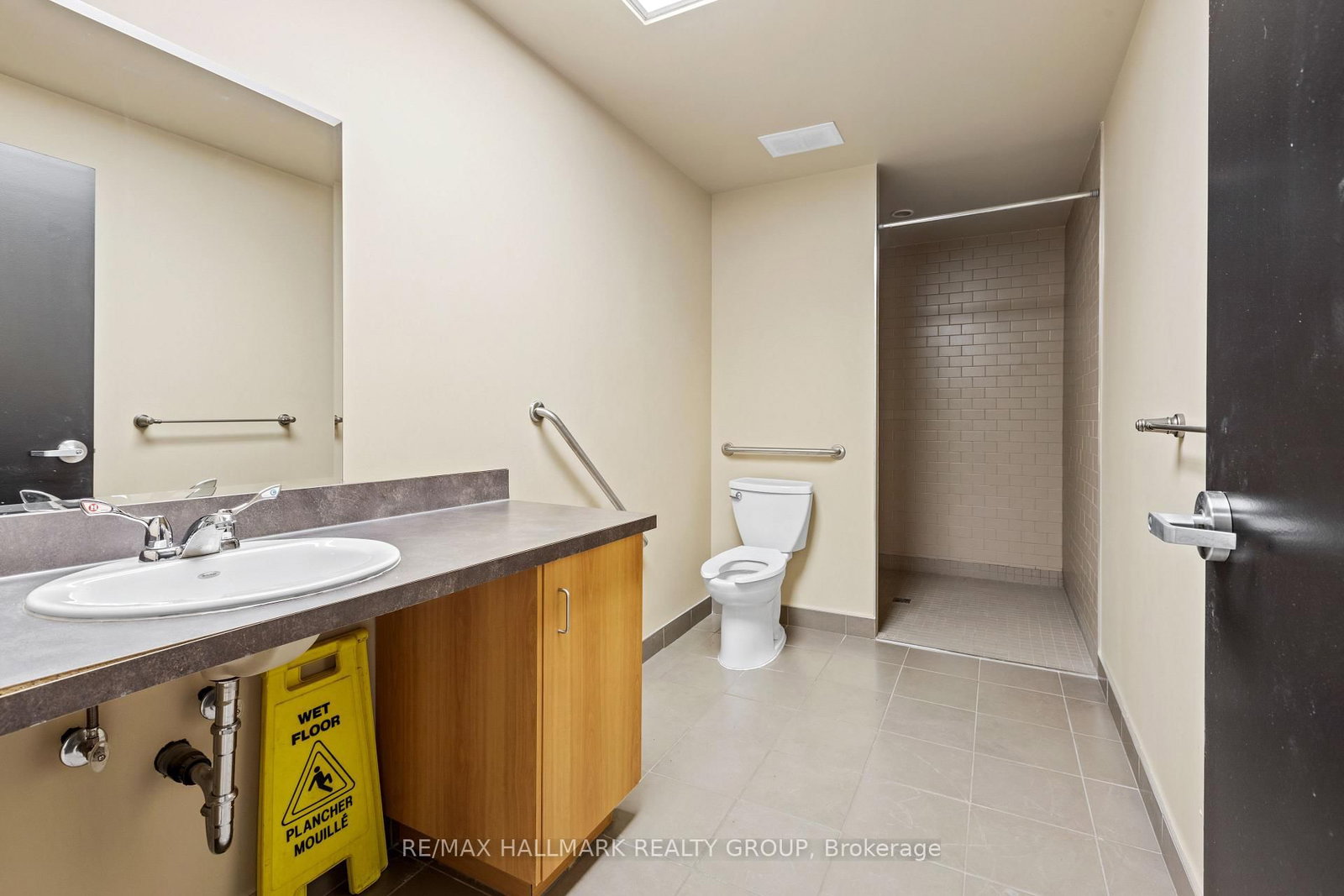 225 Metcalfe Street, Unit 312 - Photo 4