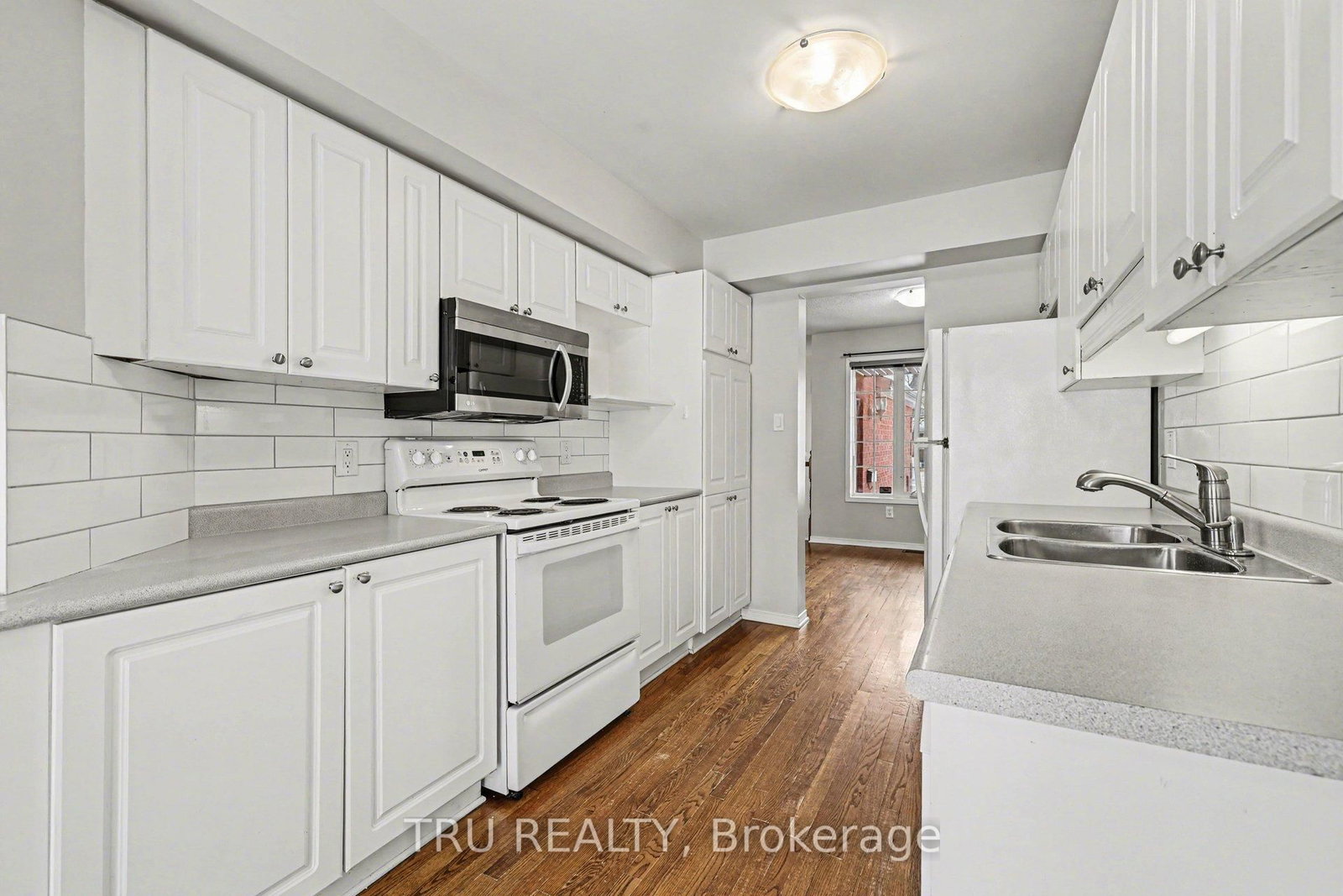 Townhouse for sale at 37 Daventry Crescent, Ottawa, Ontario, K2J 4N6 - Barrhaven - Longfields - MLS: X12855878