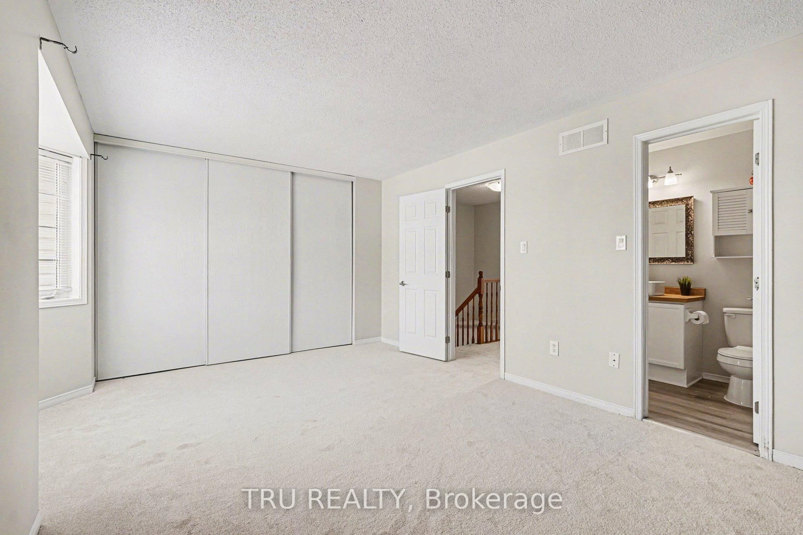 Townhouse for sale at 37 Daventry Crescent, Ottawa, Ontario, K2J 4N6 - Barrhaven - Longfields - MLS: X12855878