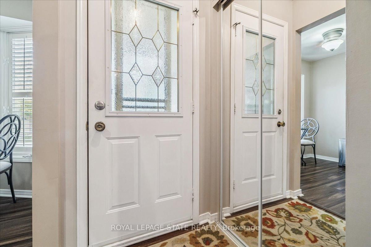 Townhouse sold at 5-15 Ellington Avenue, Hamilton, Ontario, L8E 4P3 - Stoney Creek - MLS: X12855908