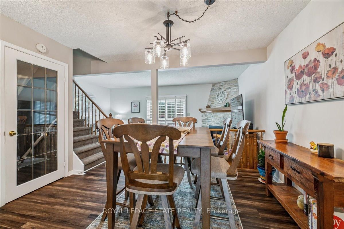 Townhouse sold at 5-15 Ellington Avenue, Hamilton, Ontario, L8E 4P3 - Stoney Creek - MLS: X12855908