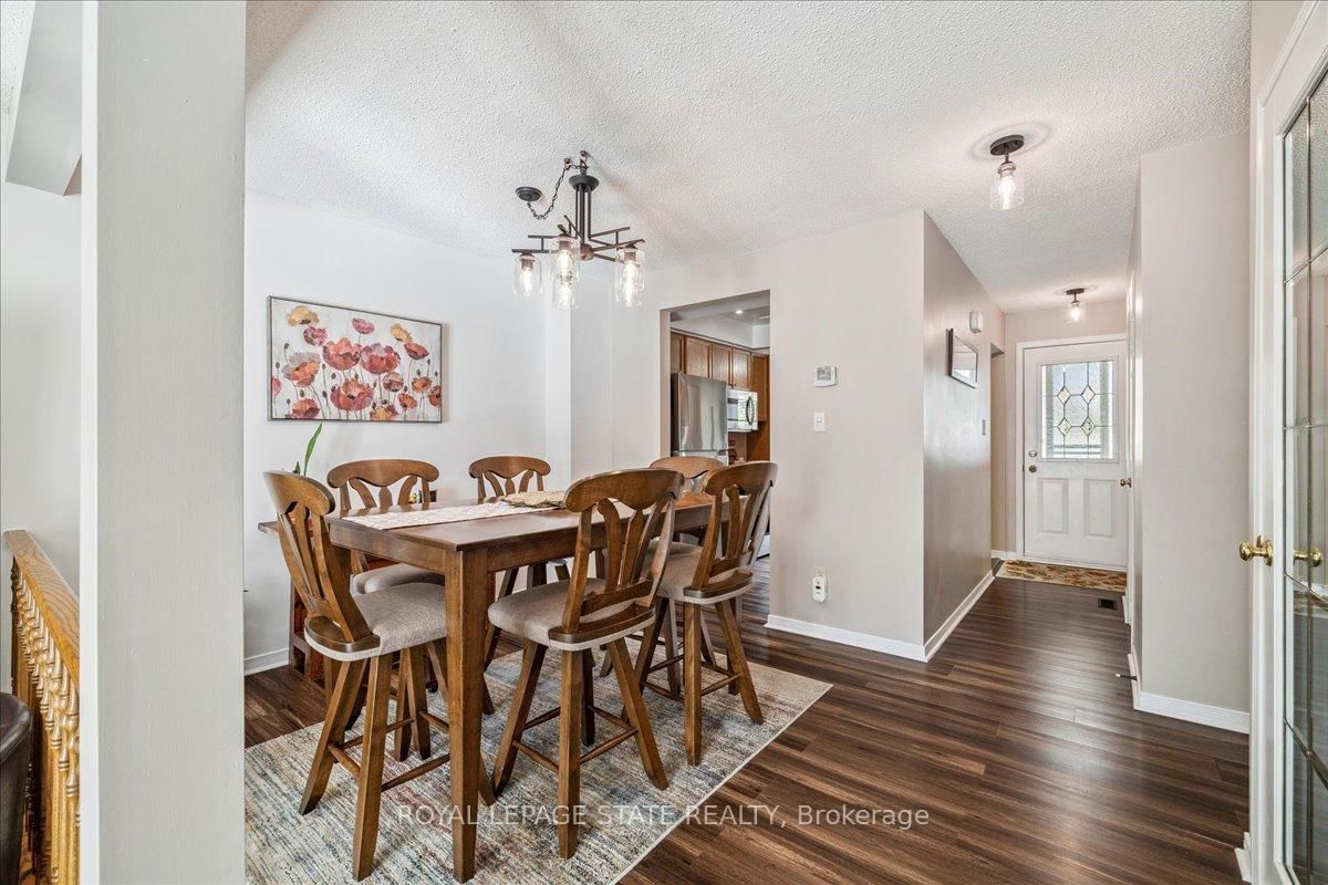 Townhouse sold at 5-15 Ellington Avenue, Hamilton, Ontario, L8E 4P3 - Stoney Creek - MLS: X12855908