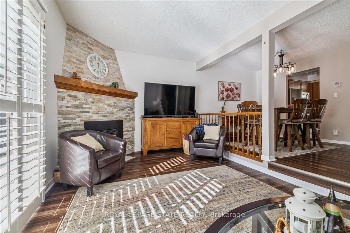 Townhouse sold at 5-15 Ellington Avenue, Hamilton, Ontario, L8E 4P3 - Stoney Creek - MLS: X12855908