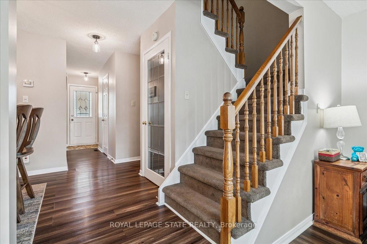 Townhouse sold at 5-15 Ellington Avenue, Hamilton, Ontario, L8E 4P3 - Stoney Creek - MLS: X12855908