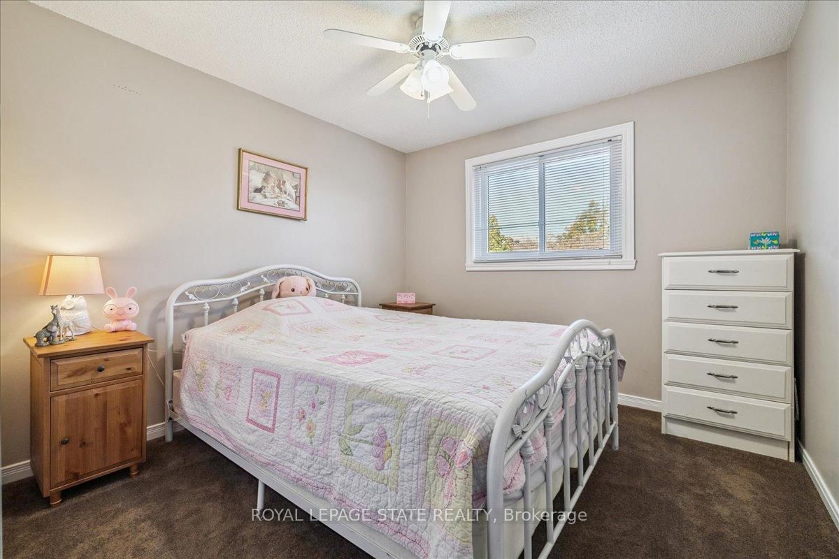 Townhouse sold at 5-15 Ellington Avenue, Hamilton, Ontario, L8E 4P3 - Stoney Creek - MLS: X12855908