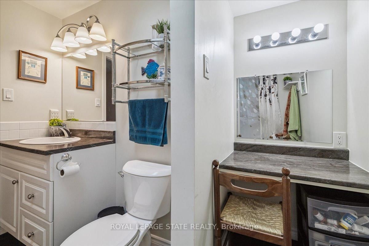 Townhouse sold at 5-15 Ellington Avenue, Hamilton, Ontario, L8E 4P3 - Stoney Creek - MLS: X12855908