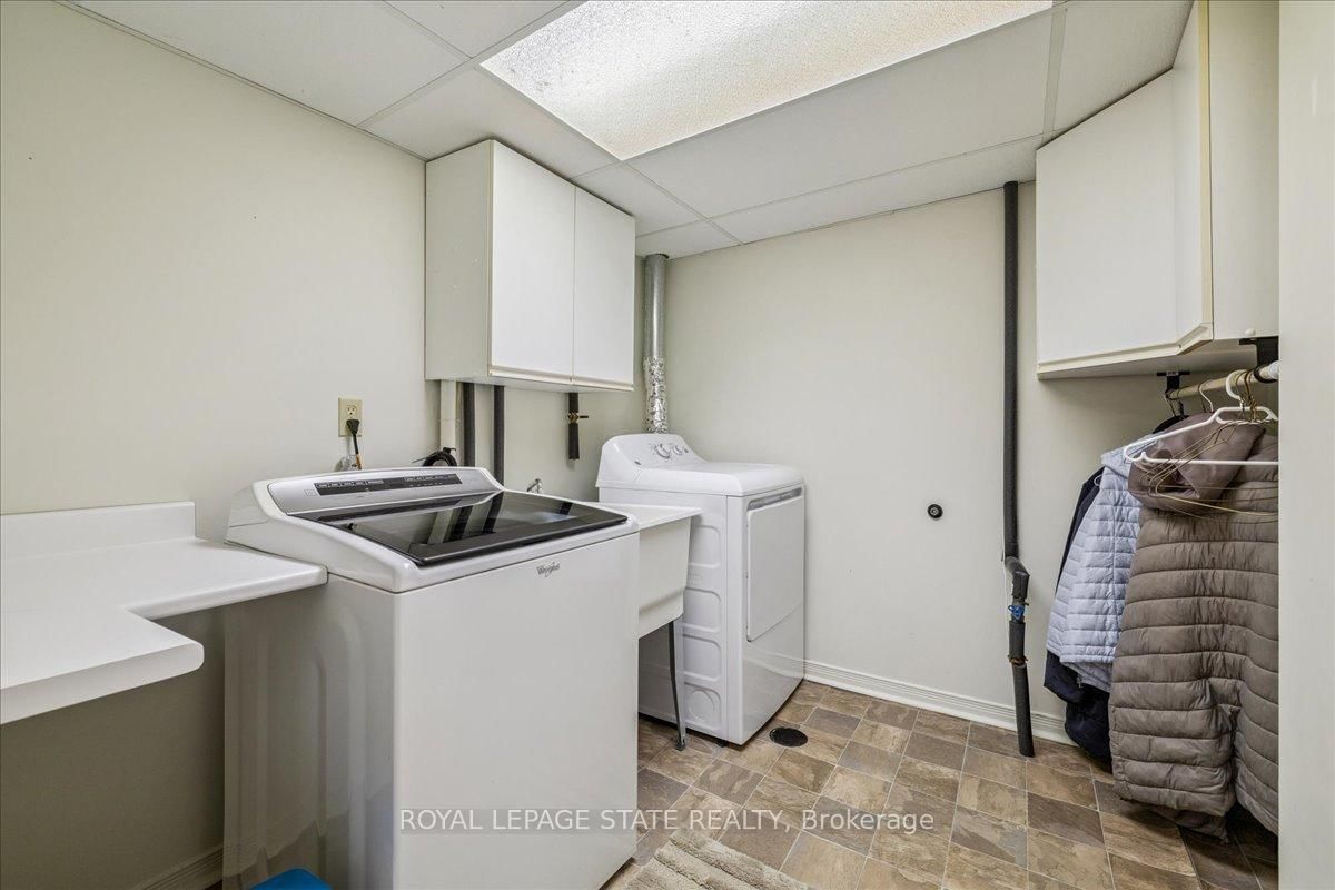 Townhouse sold at 5-15 Ellington Avenue, Hamilton, Ontario, L8E 4P3 - Stoney Creek - MLS: X12855908