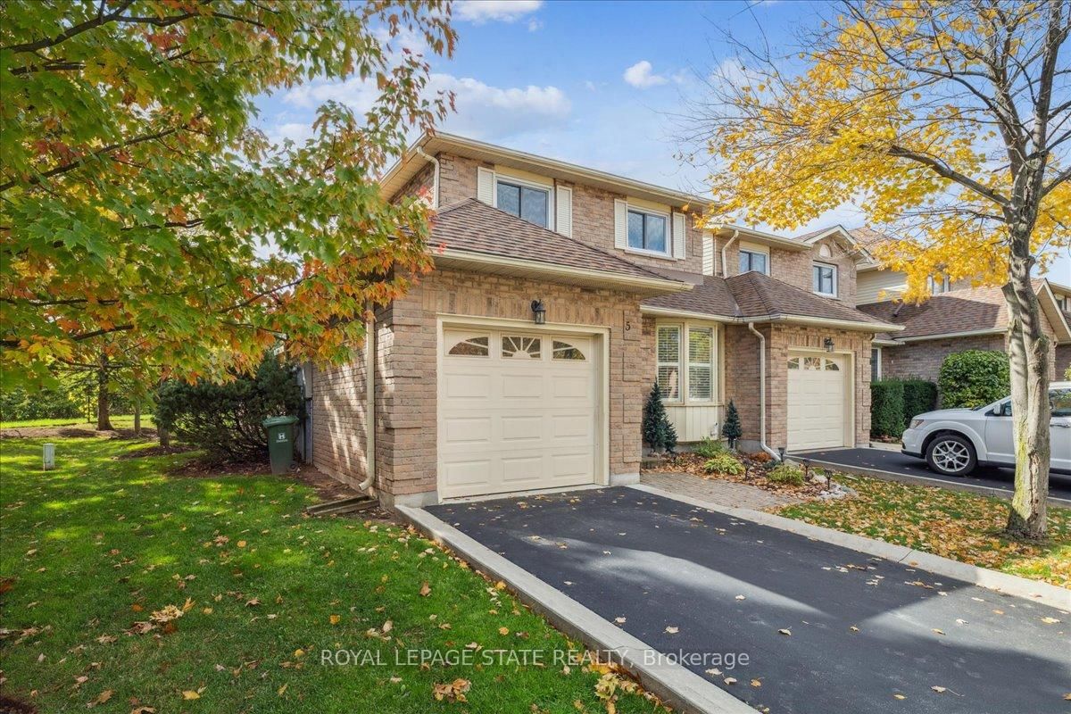Townhouse sold at 5-15 Ellington Avenue, Hamilton, Ontario, L8E 4P3 - Stoney Creek - MLS: X12855908