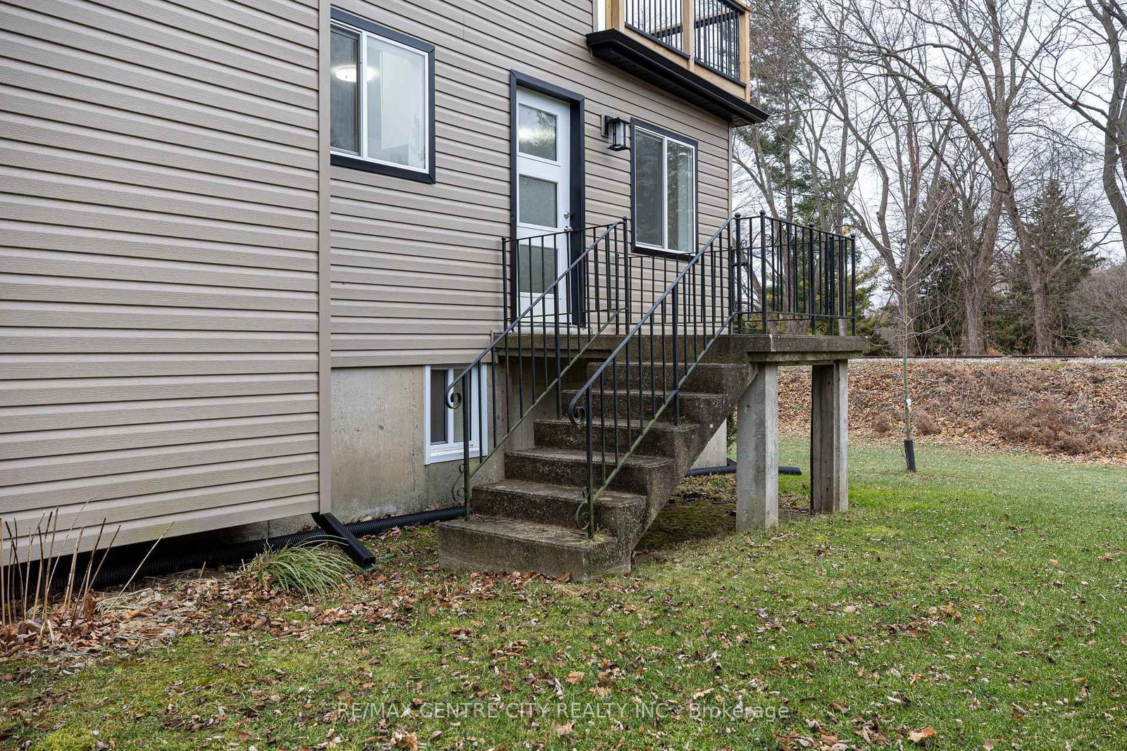 42400 John Wise Line • Central Elgin, ON photo 9