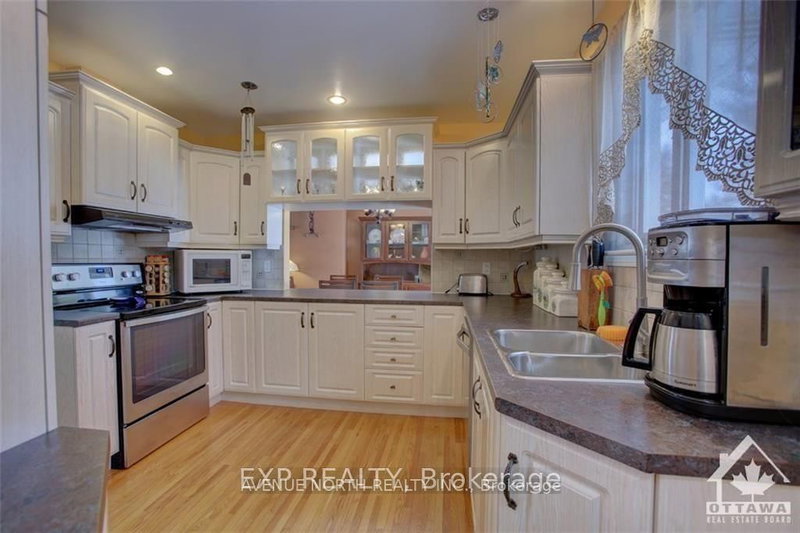 15 SAGINAW Cres, Ottawa, K2E 6Y7 | Image 3