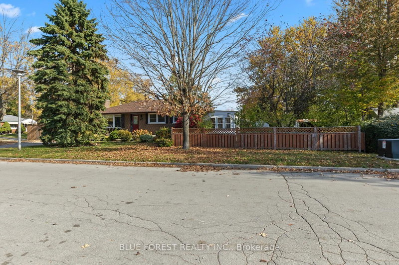 106 Laurentian Dr N, London East, N5W 1P2 | Image 2