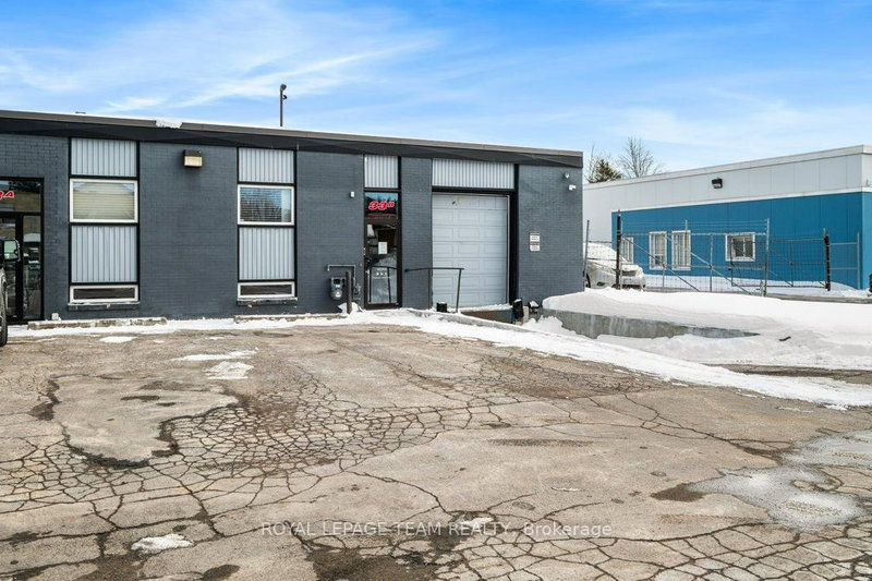B - 33 Capital Dr, Ottawa, K2G 0E7 | Image 2