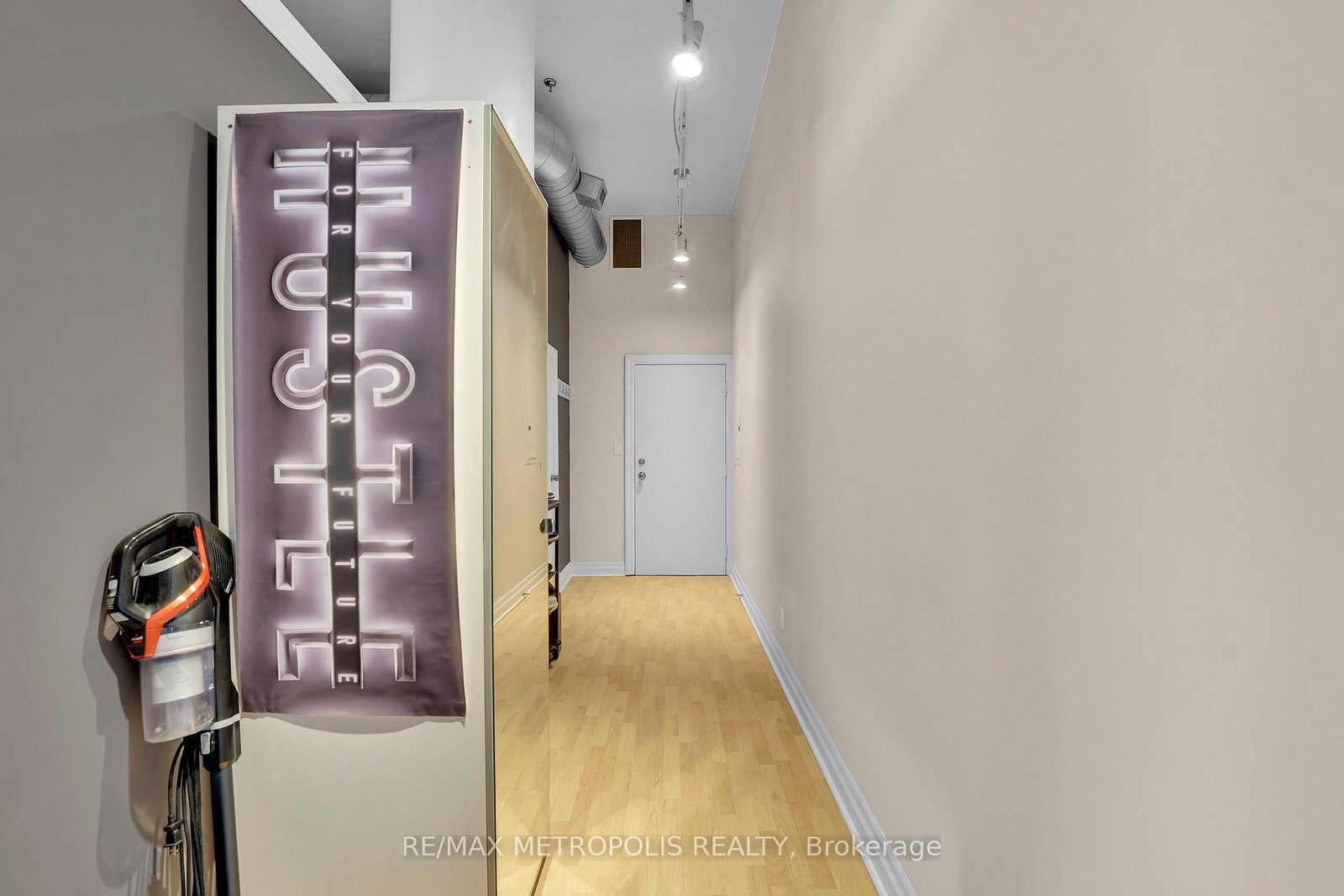 276 King Street W, Unit 207 - Photo 14