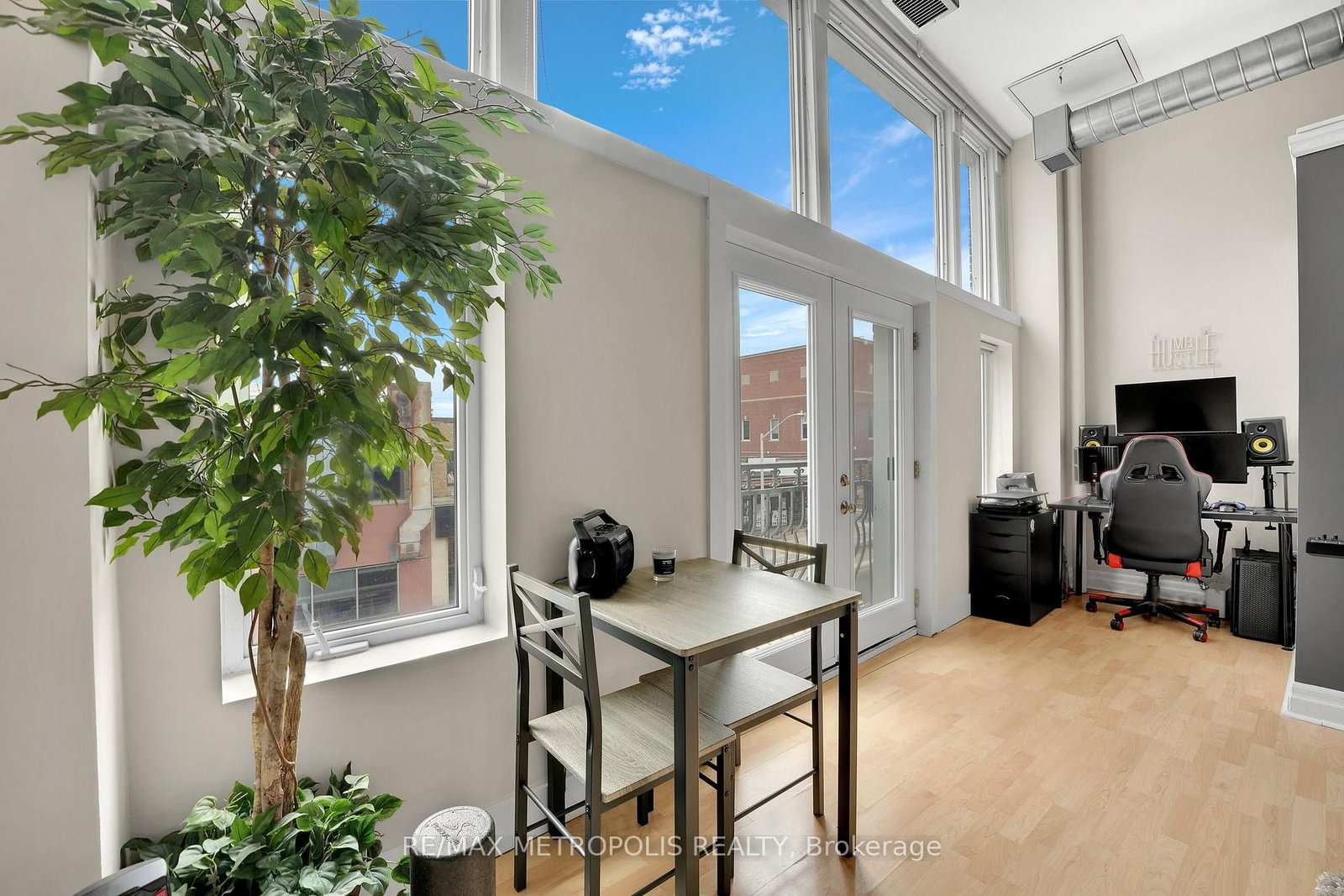 276 King Street W, Unit 207 - Photo 6