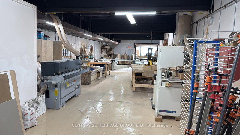 2 - 1700 Brampton St N, Hamilton, L8H 3S1 | Image 3