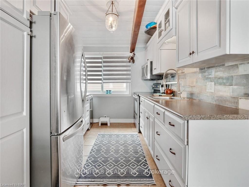 Detached House for sale at 257 Ridge Road, Fort Erie, Ontario, L0S 1B0 - Crystal Beach - MLS: X12856986